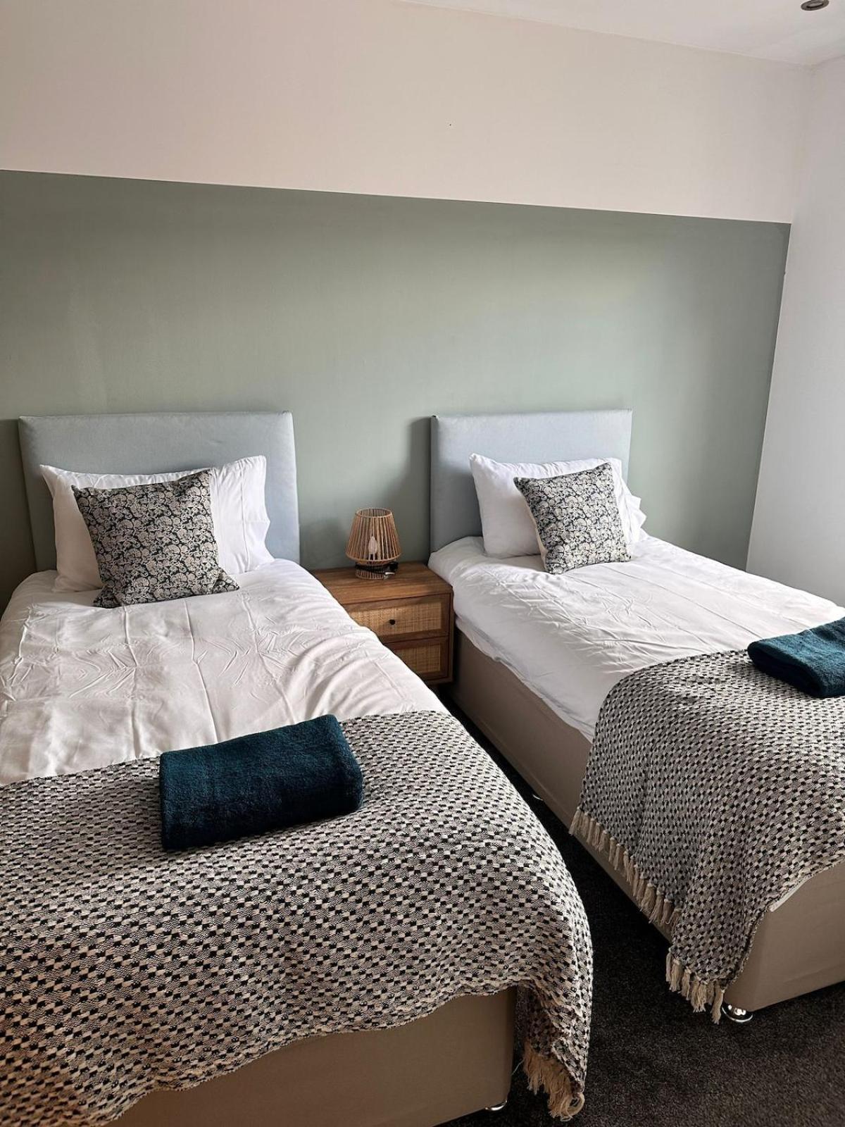 Apartment 2br Flat Free Parking Near